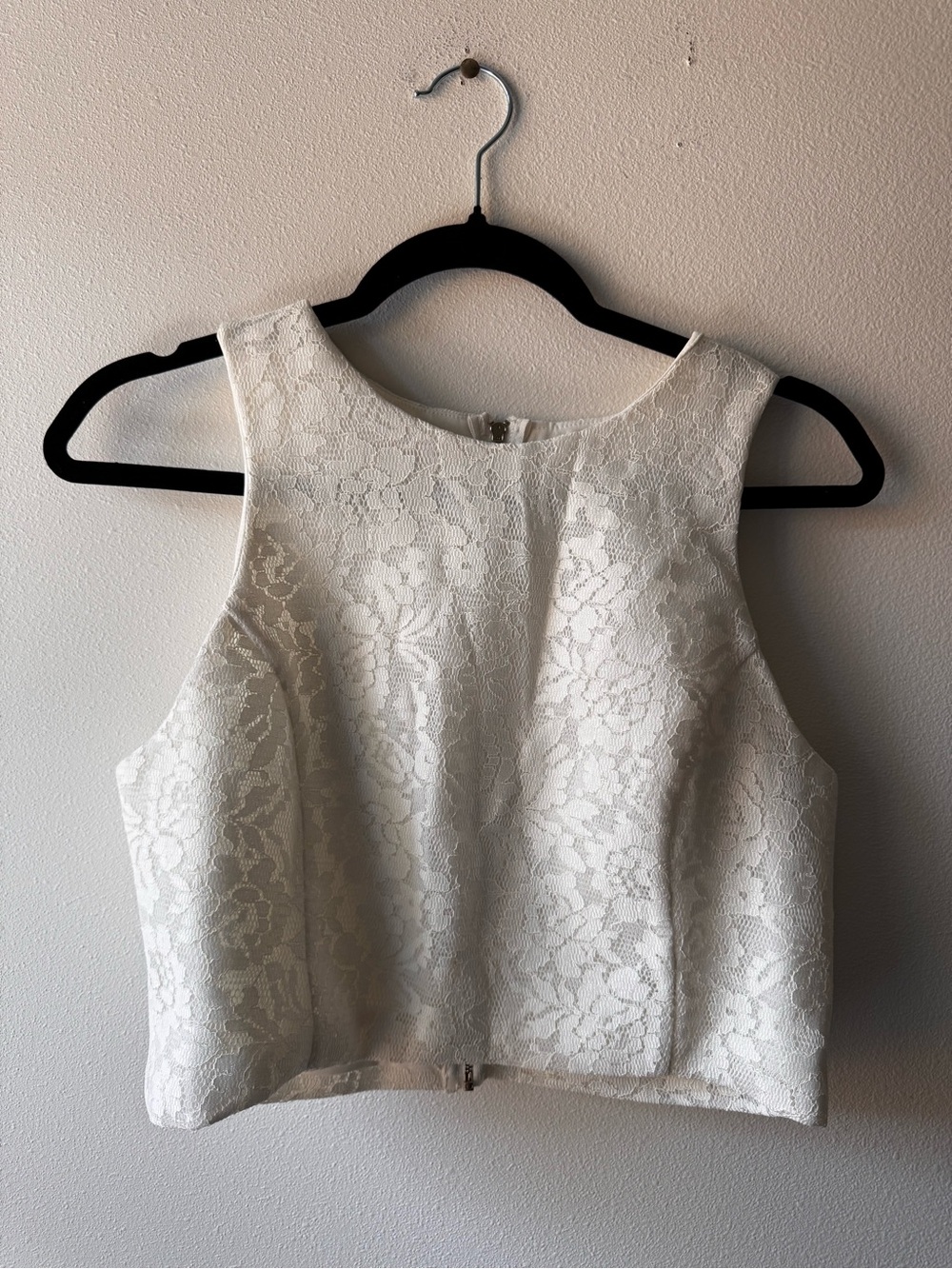 Backstage Women's White Lace Sleeveless Crop Top
